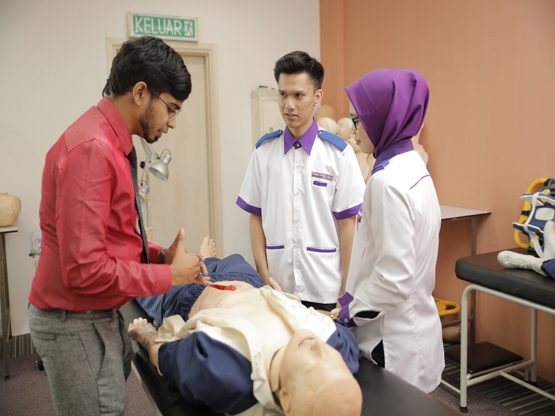 Diploma in Medical Assistant